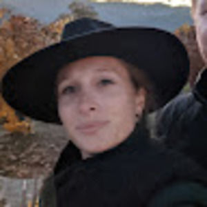 Meet your Posher, Romina